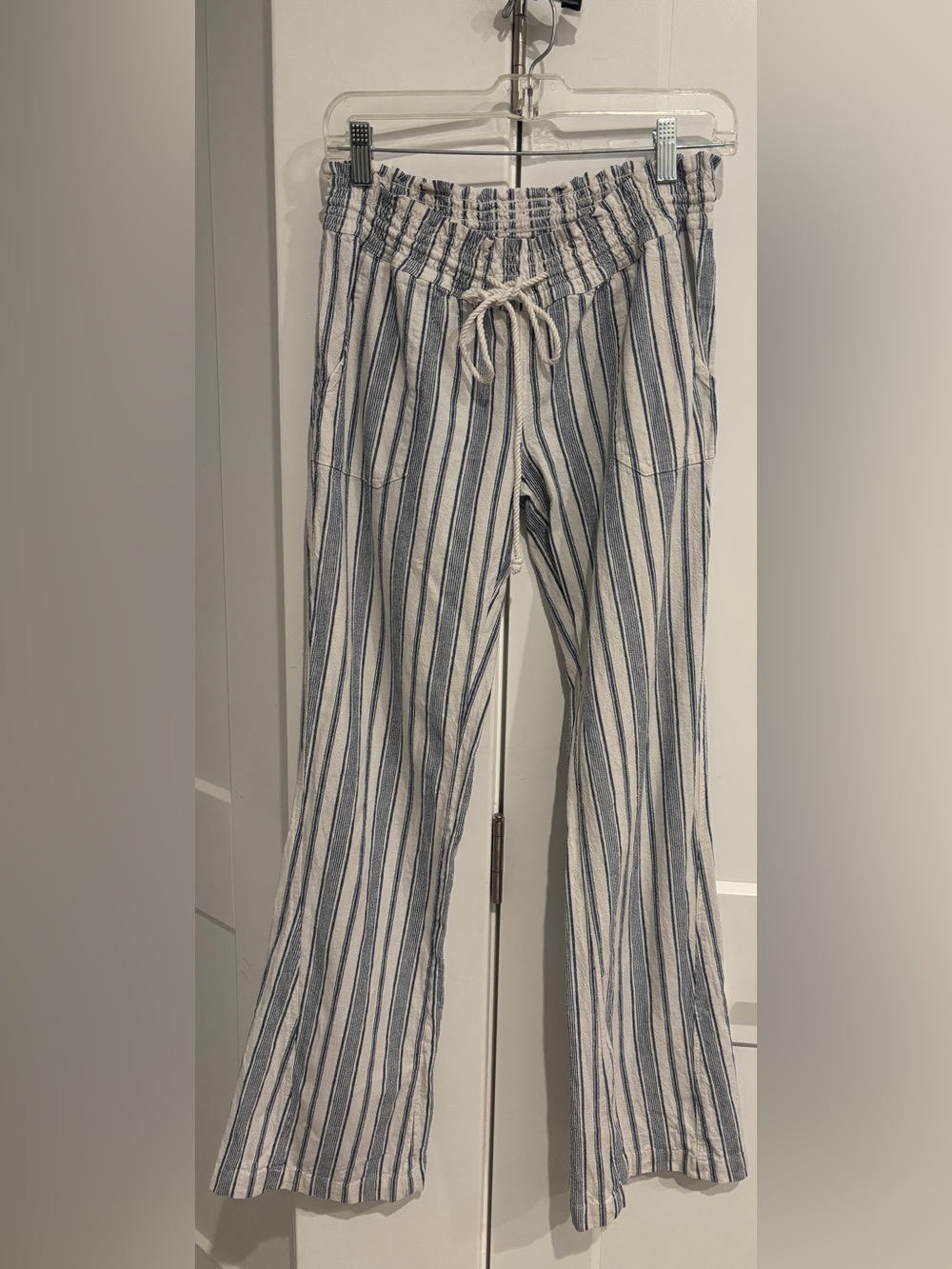 Roxy Women's Wide-Leg Cotton Blend Pants with Blue Stripes. Size M
